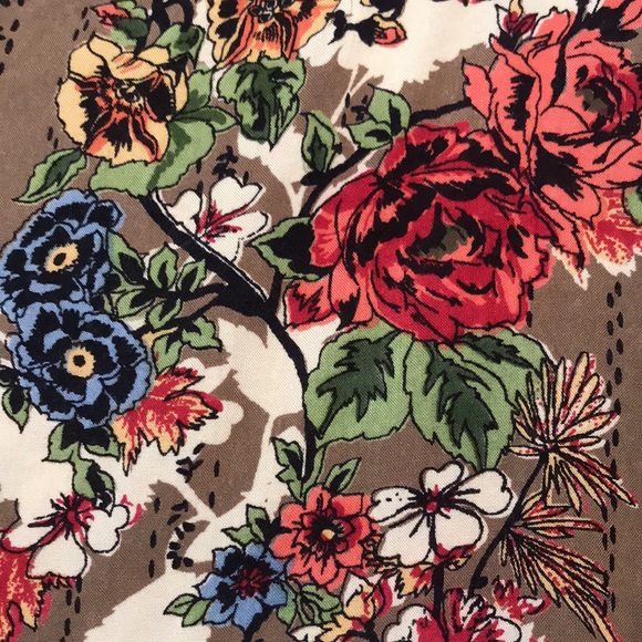 Fabulous colourful open flowy top - Picture 3 of 12